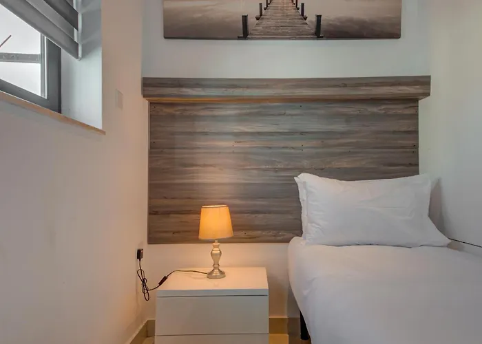 Διαμέρισμα 3br Penthouse With Private Jacuzzi In St Julians By 360 Estates *