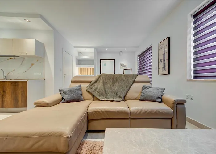 3br Penthouse With Private Jacuzzi In St Julians By 360 Estates Διαμέρισμα