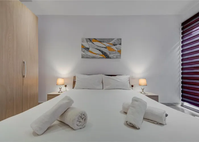 3br Penthouse With Private Jacuzzi In St Julians By 360 Estates * Saint Julian's