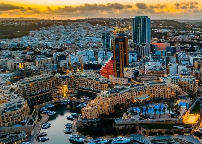 Διαμέρισμα 3br Penthouse With Private Jacuzzi In St Julians By 360 Estates Saint Julian's