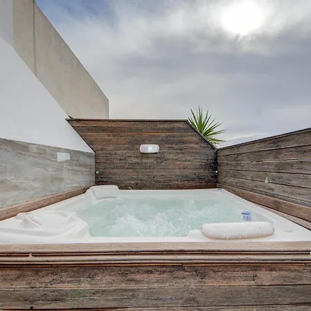 Apartment Stylish 3br Penthouse In St Julians With Balcony