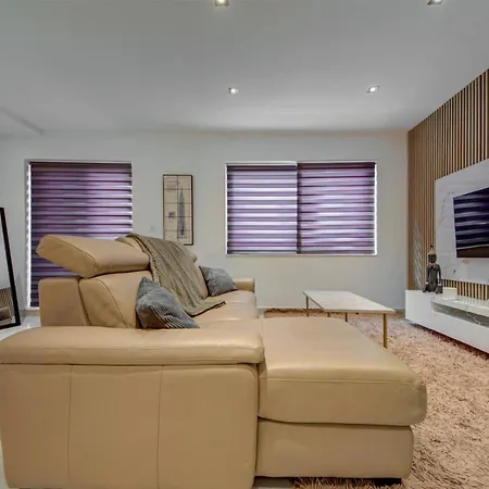 3br Penthouse With Private Jacuzzi In St Julians By 360 Estates San Ġiljan