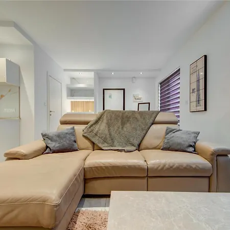 3br Penthouse With Private Jacuzzi In St Julians By 360 Estates Appartement