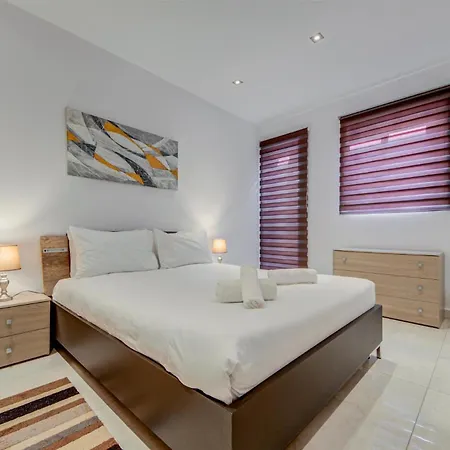 Apartment Stylish 3br Penthouse In St Julians With Balcony