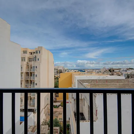 Stylish 3br Penthouse In St Julians With Balcony Apartment San Ġiljan