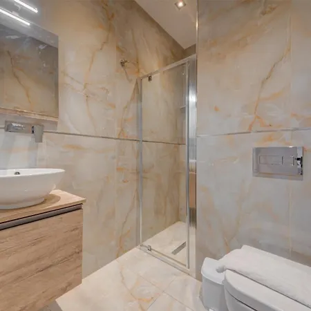 Appartement 3br Penthouse With Private Jacuzzi In St Julians By 360 Estates *