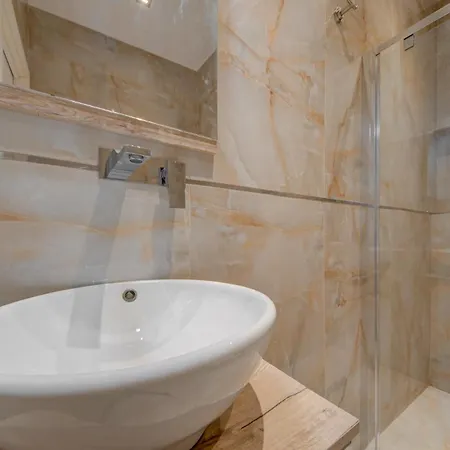 Stylish 3br Penthouse In St Julians With Balcony *