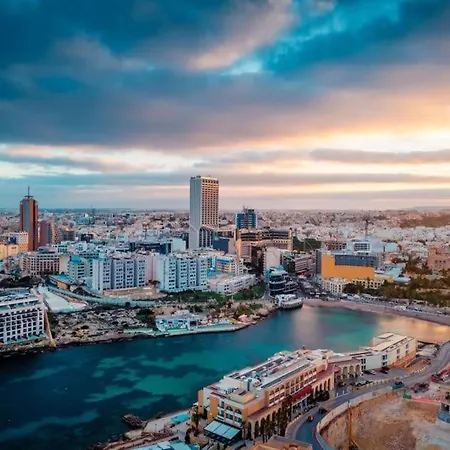 Appartement 3br Penthouse With Private Jacuzzi In St Julians By 360 Estates *