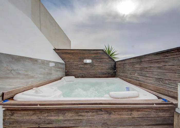 Apartament 3br Penthouse With Private Jacuzzi In St Julians By 360 Estates