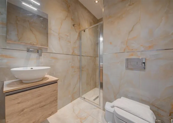 Apartament 3br Penthouse With Private Jacuzzi In St Julians By 360 Estates *