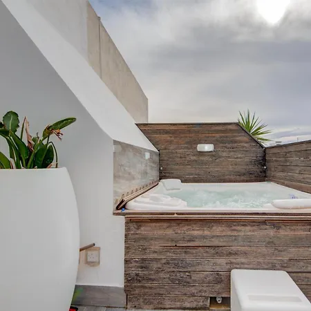 3br Penthouse With Private Jacuzzi In St Julians By 360 Estates Appartamento