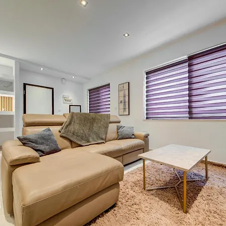 Appartamento 3br Penthouse With Private Jacuzzi In St Julians By 360 Estates *