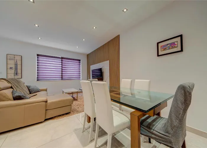 Apartmán 3br Penthouse With Private Jacuzzi In St Julians By 360 Estates