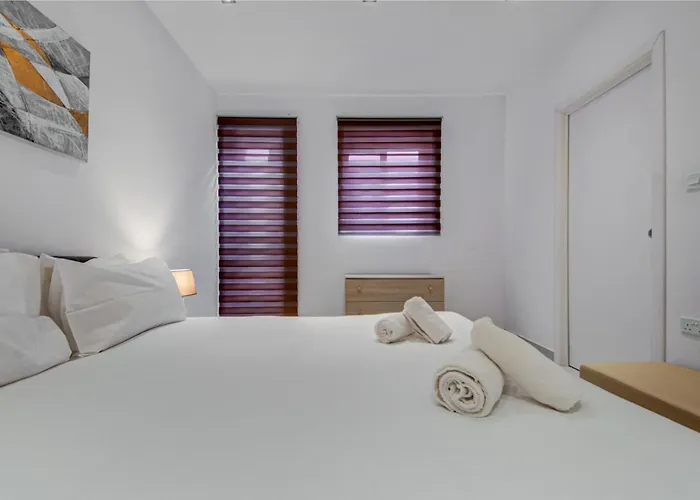 Apartmán 3br Penthouse With Private Jacuzzi In St Julians By 360 Estates Saint Julian's