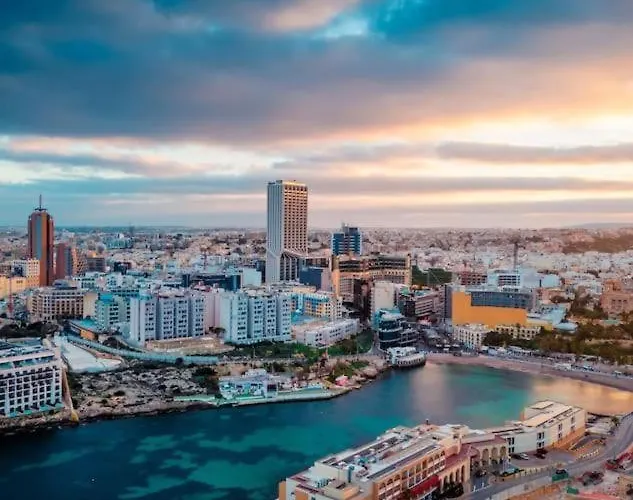 Apartmán 3br Penthouse With Private Jacuzzi In St Julians By 360 Estates *